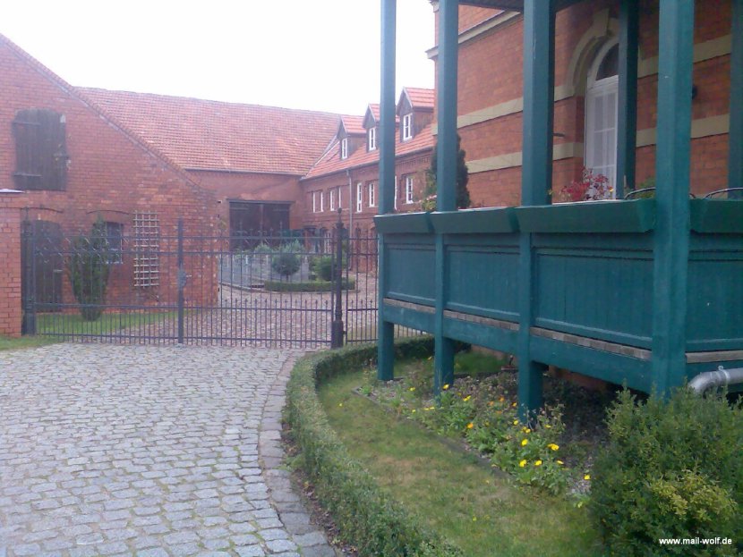 der Hof auf der anderen Seite