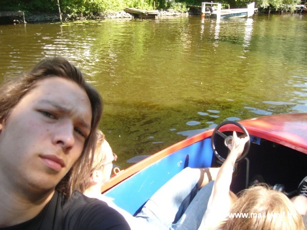 doof gucken im Boot